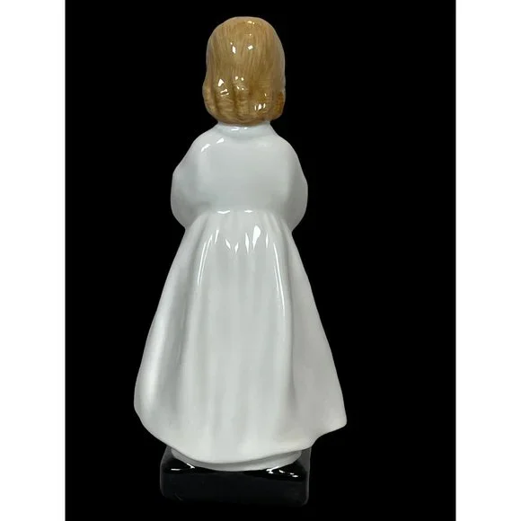 Vtg. Royal Doulton Bedtime HN 1978 Praying Girl Figurine Fine Bone China - Picture 3 of 5